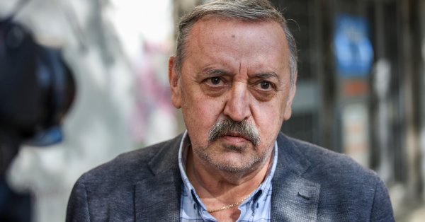 Кантарджиев о мусоре в Софии: Высокая вероятность появления множества блох и клещей