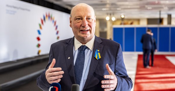 Евросоюз уволил высокопоставленного чиновника из-за коррупции