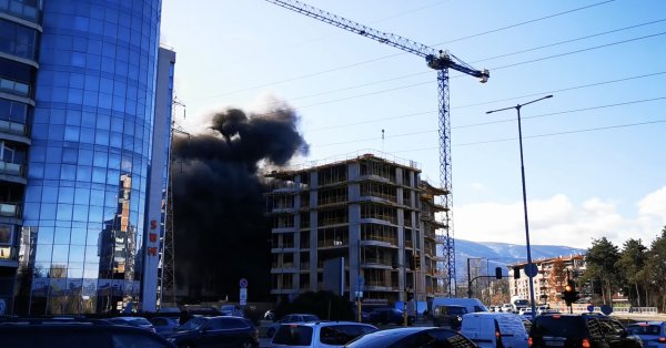 Возле строительной площадки в районе «Симеоновского шоссе» произошел пожар ВИДЕО