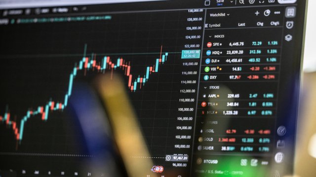 Криптовалютные биржи начали 2025 год с одними из крупнейших среднемесячных объемов торгов