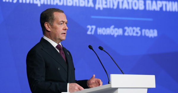 Медведев: действия Трампа в Венесуэле незаконны, но последовательны