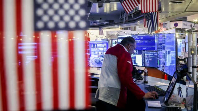 Индекс S&P 500 вырос в преддверии напряженной недели отчетности