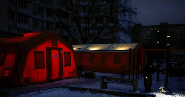 Некогда зеленый и богатый киевский район Печевска теперь холоден и лежит в руинах