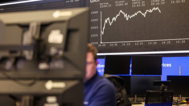 Европейские фондовые рынки разошлись после выступления Трампа в Давосе