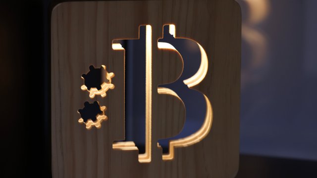 Биткойн восстановил свои позиции выше $90 тыс., но трейдеры все еще занимают оборонительную позицию