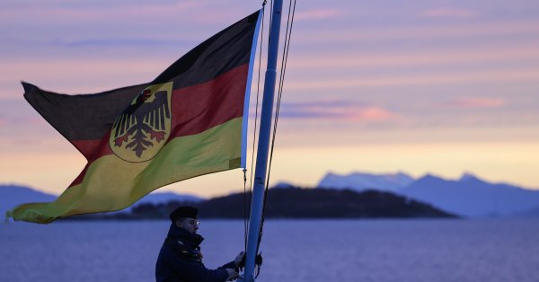 ХСС в Германии с предложением: Заблокировать въезд малообеспеченных мигрантов из Болгарии