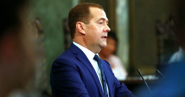 Медведев: дураки в Европе не понимают слов Трампа