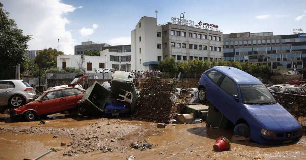 Почему Афины заливаются каждый раз, когда идет дождь, улицы превращаются в реки?
