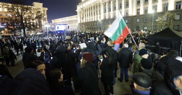 Европейцы мрачно смотрят: лучшие годы позади, жизнь будет тяжелее
