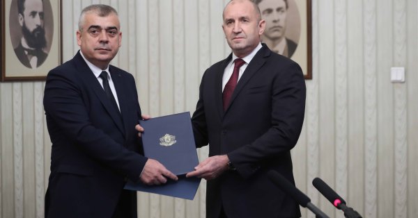 Идем на выборы, АПС вернуло Радеву невыполненный мандат ФОТО