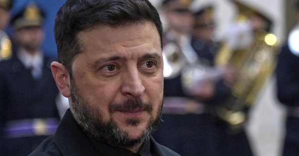 Зеленский: Этот год стал возможным благодаря украинским защитникам