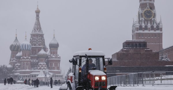Зимняя сказка: За 200 лет в Москве выпало необычно много снега ФОТО