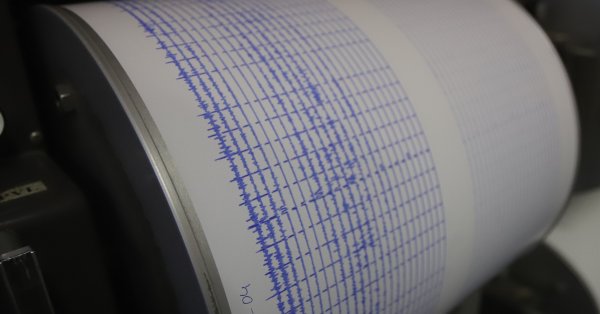 Сильное землетрясение у берегов юга Италии