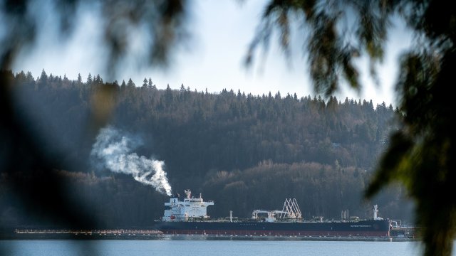 Захват Трампом венесуэльской нефти подталкивает китайские нефтеперерабатывающие заводы в Канаду