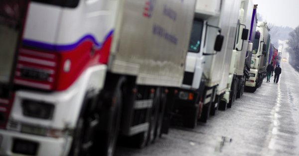 Греческие фермеры снимают блокаду до четверга