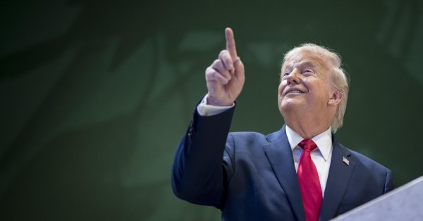 Трамп снова накосячил, перепутав Гренландию с Исландией