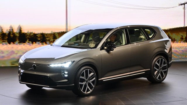 Volvo Cars представила свой электрический внедорожник EX60 и не ожидает последствий от возможных тарифов