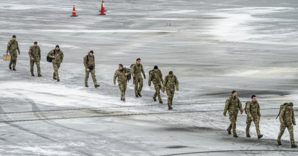 Почему Полярный круг у всех на виду?