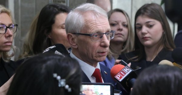 Денков ответил Лауреру: То, что Васильев ведет переговоры о временном правительстве с "Вазраждане", - ложь.