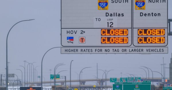 Зимний шторм парализовал США и стал причиной отмены тысяч рейсов ФОТО