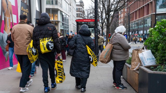 Инфляция в Великобритании в декабре ускорилась резче, чем ожидалось