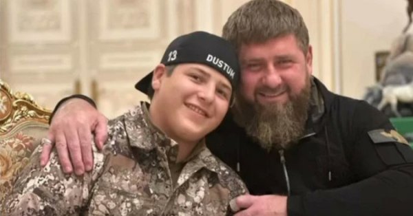 Кадыров пытается доказать, что с его ребенком все в порядке, с помощью видео, снятого два дня назад