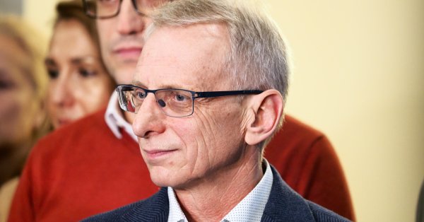 Денков заменил в эфире заболевшего Асена Васильева, заявил, что ПП не боится Радева