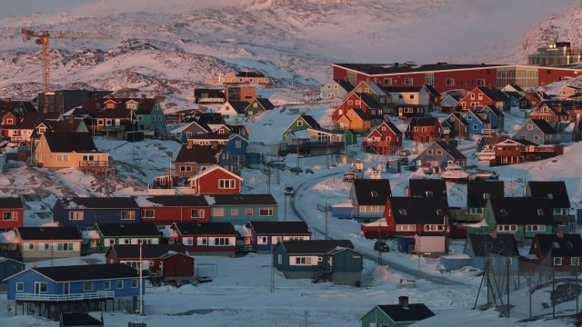 Гренландия, скорее всего, останется частью Дании, пока не пройдет ураган.