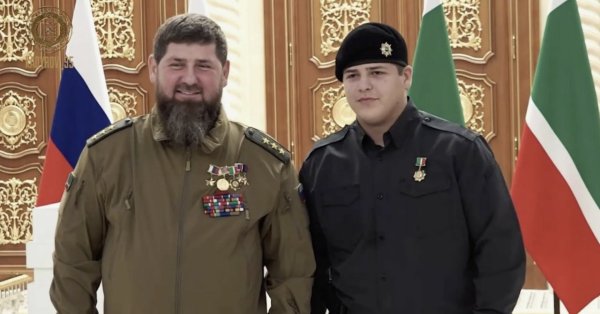 Сын Кадырова погиб после серьезного ДТП в Грозном, его спасают из Москвы ВИДЕО