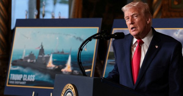 Скрывает ли Трамп синяки и другие физические признаки старения с помощью макияжа?