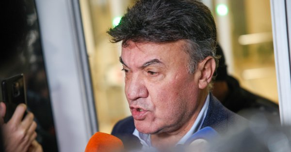 Жизненные показатели Борислава Михайлова стабильны, но он неразговорчив.