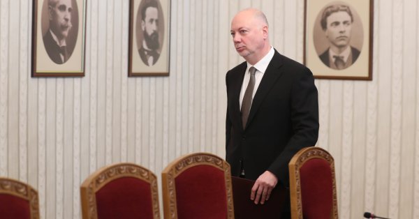 Желязков хочет побыстрее провести выборы «в духе Конституции»