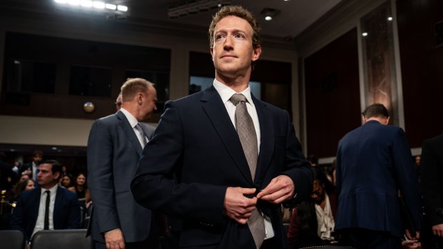 Что происходит с переходом Meta от программного обеспечения с открытым исходным кодом к искусственному интеллекту?