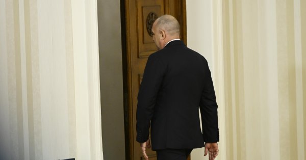 Мировые агентства за Радева: углубление кризиса и перестройка партийной системы