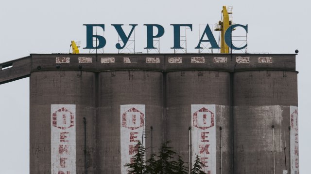 Производство топлива рухнуло до того, как нефтеперерабатывающий завод перешел в собственность государства