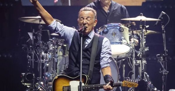 Брюс Спрингстин с песней протеста в память о погибших в Миннеаполисе