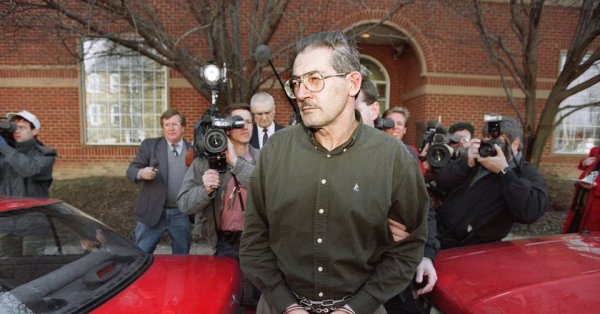 Олдрич Эймс, продавший России американские секреты, умер в тюрьме