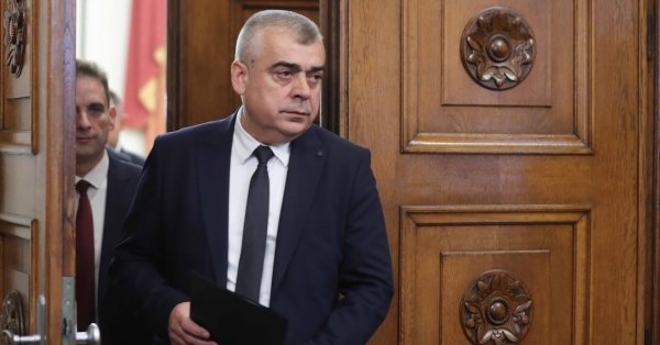 Садаков из АПС объяснил, почему Радеву вернули третий мандат