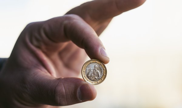 Евро продолжит укрепляться по отношению к доллару и в 2026 году.