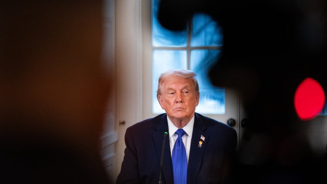 Визит в Детройт знаменует собой сдвиг в экономических фокусах Трампа