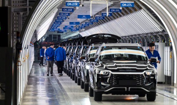 BYD находится на пути к тому, чтобы обогнать Tesla как крупнейшего производителя электромобилей.