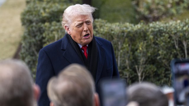 Трамп пригрозил новыми тарифами странам, которые не поддерживают его планы по Гренландии