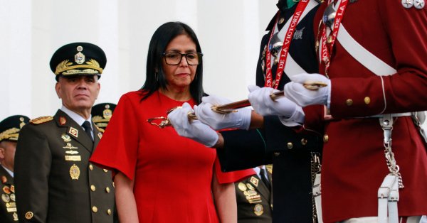 Армия и полиция Венесуэлы присягнули на верность временному президенту