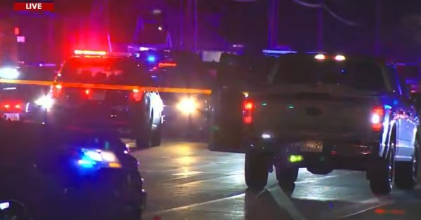 Два человека погибли и несколько получили ранения в результате стрельбы возле церкви в США