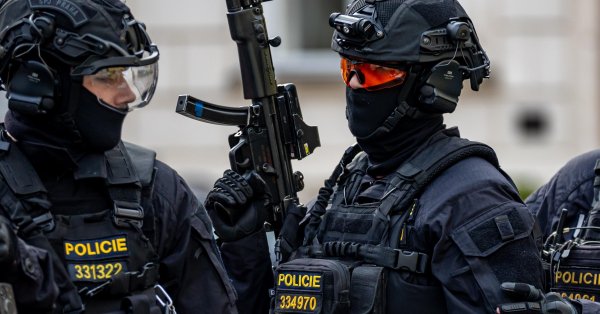 Один человек погиб в результате стрельбы в мэрии чешского города Грсибска