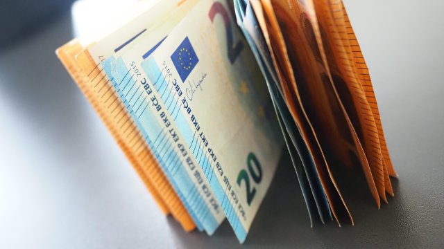 Среднемесячная сумма пенсии за ноябрь составляет 1024 лв.