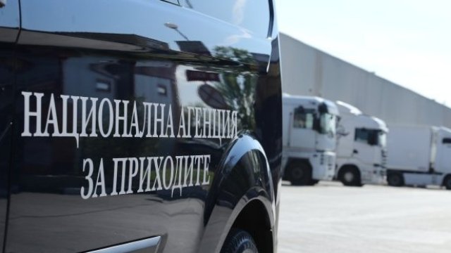 Доходы в 2025 году декларируются Национальному агентству по доходам в той валюте, в которой они были получены.