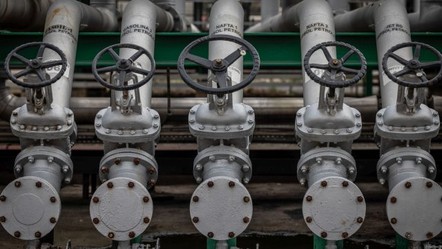 Венгерская MOL подписала соглашение с «Газпромнефтью» на контрольный пакет сербской NIS