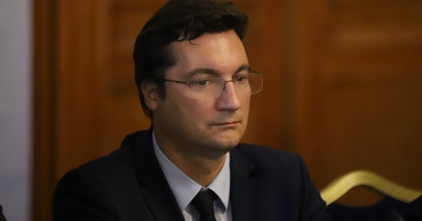 Крум Зарков: Новые правила временного правительства создают риск институциональной блокировки