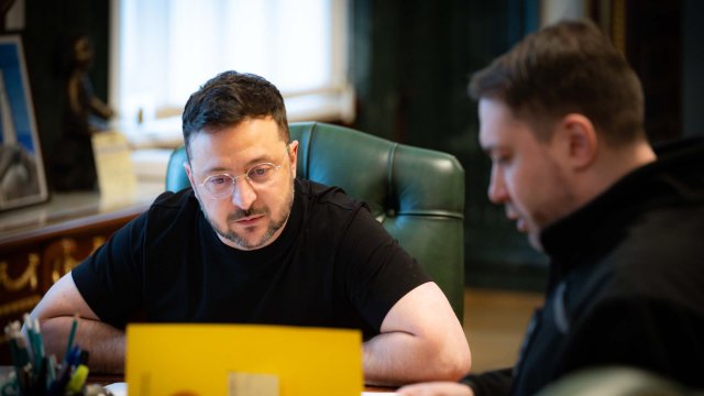 Владимир Зеленский сменил министра обороны и произвел кадровые кадровые перестановки*